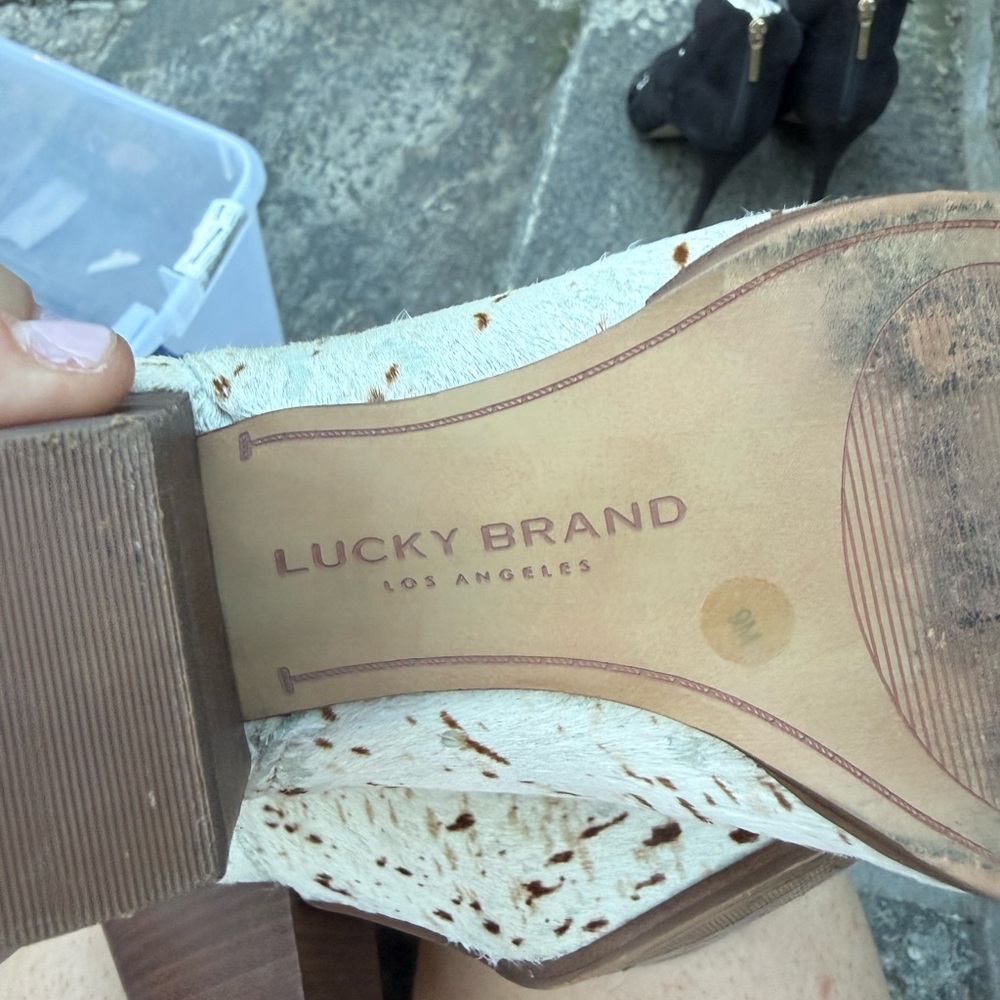 Lucky Brand Cream Ankle Boots with Brown Speckle - Picture 3 of 4